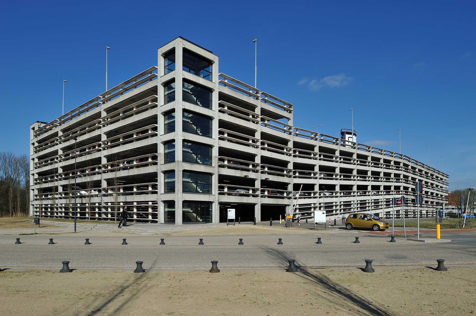 Multi-level-parking-deck-with-SABA-Sealers